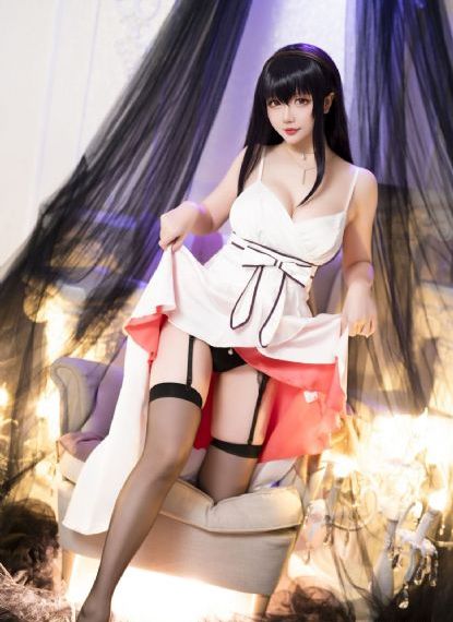 家有蛇仙美貌妻