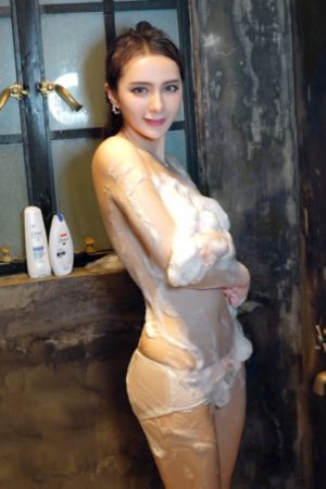 泡在我家的辣妹